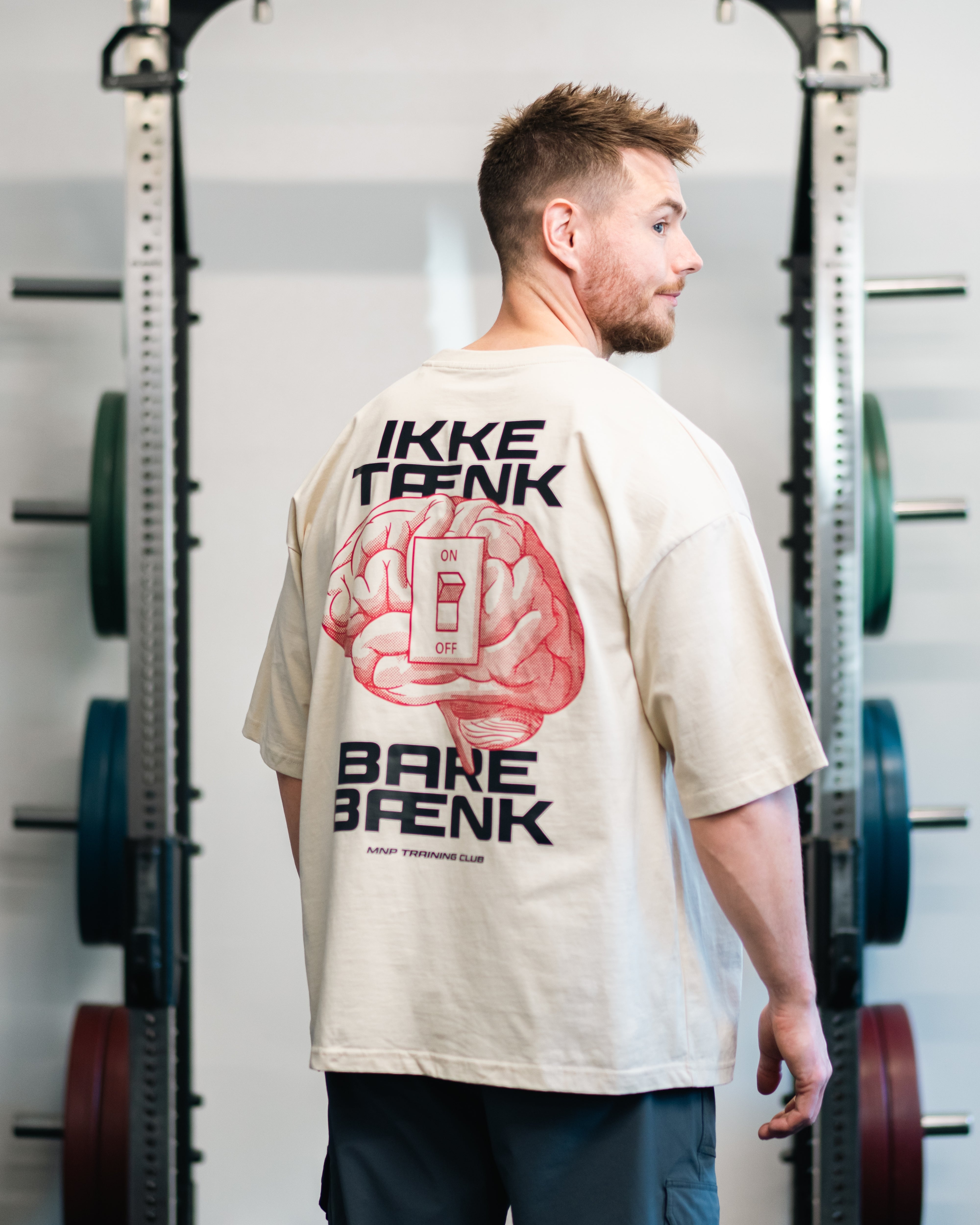 MNPTC Ikke tænk, bare bænk Box Fit Tee