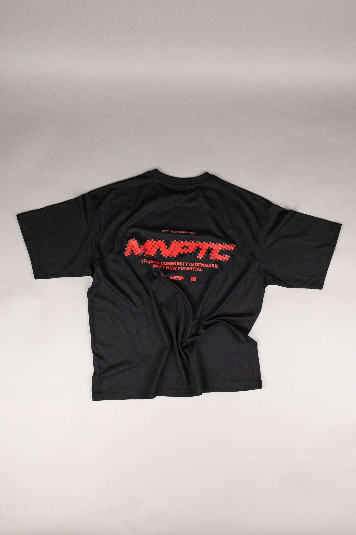 TC MNPTC Halftone Sort/Rød Box Fit Tee