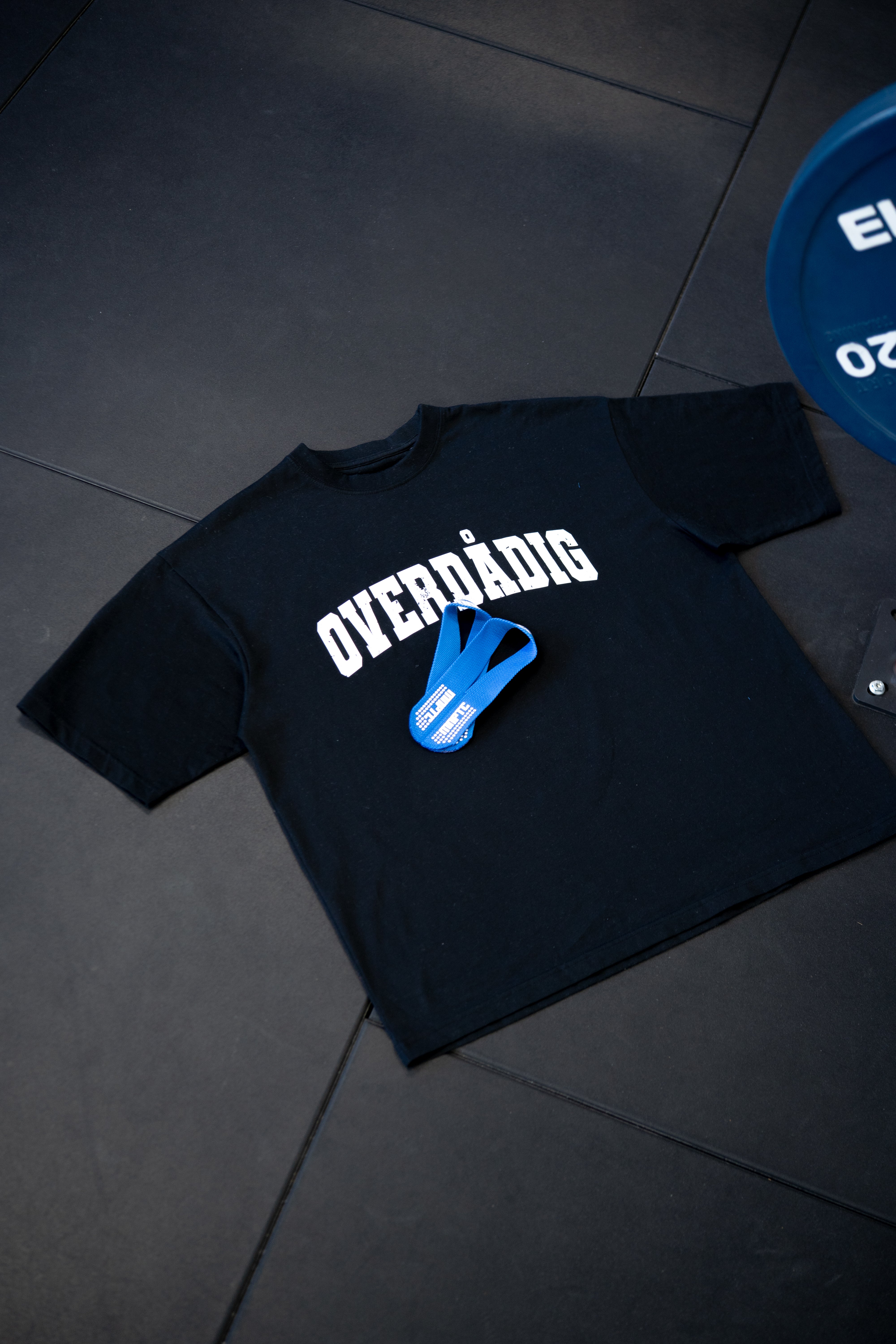 MNP Overdådighedskit (T-shirt + Straps)